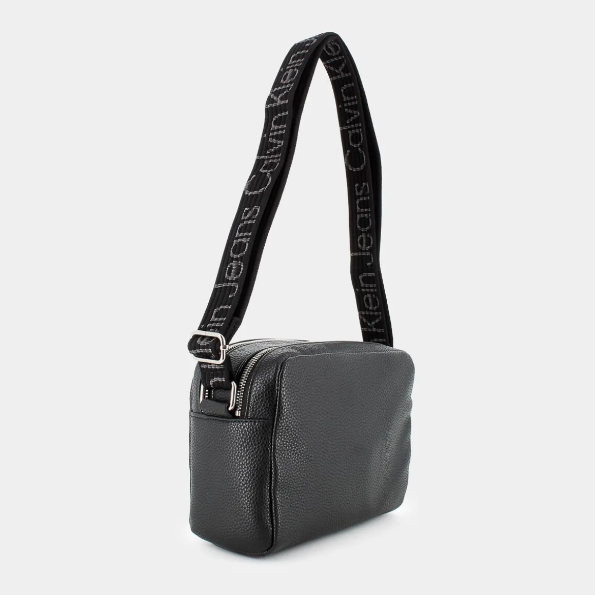 CALVIN KLEIN JEANS 12283-BEHULTRALIGHT CAMERA BAGBLACK- TRACOLLE NERO Shop