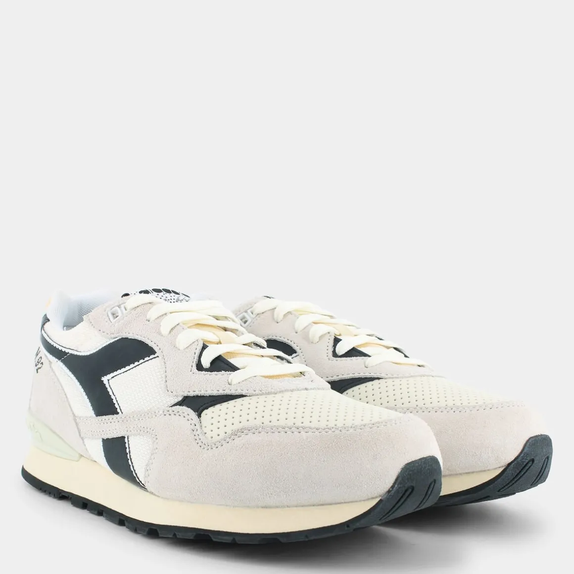DIADORA 178042N92 ADVANCEVANILLA ICE/BLACK- SPORTIVE BEIGE Store